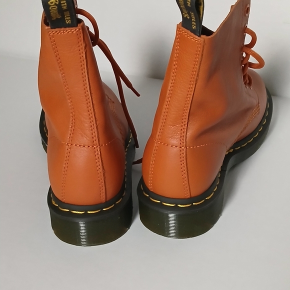 Burnt Orange Dr. Martens Hard To Find New Bouncing Soles. Sz7 Smooth Leather - Picture 3 of 13